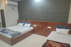 HOTEL DARSH & OM RESTURANT