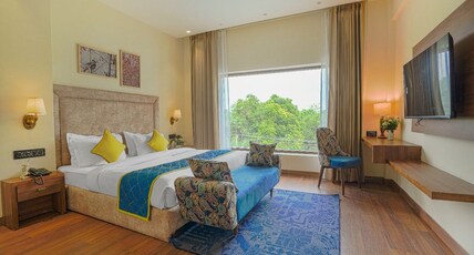 Hotel Escala Room Type - Superior King Room (City View)