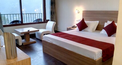 Hotel Emerald Valley Room Type - Deluxe Room