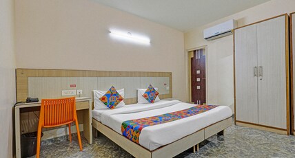 Via Crown Inn I Room Type - Deluxe Room
