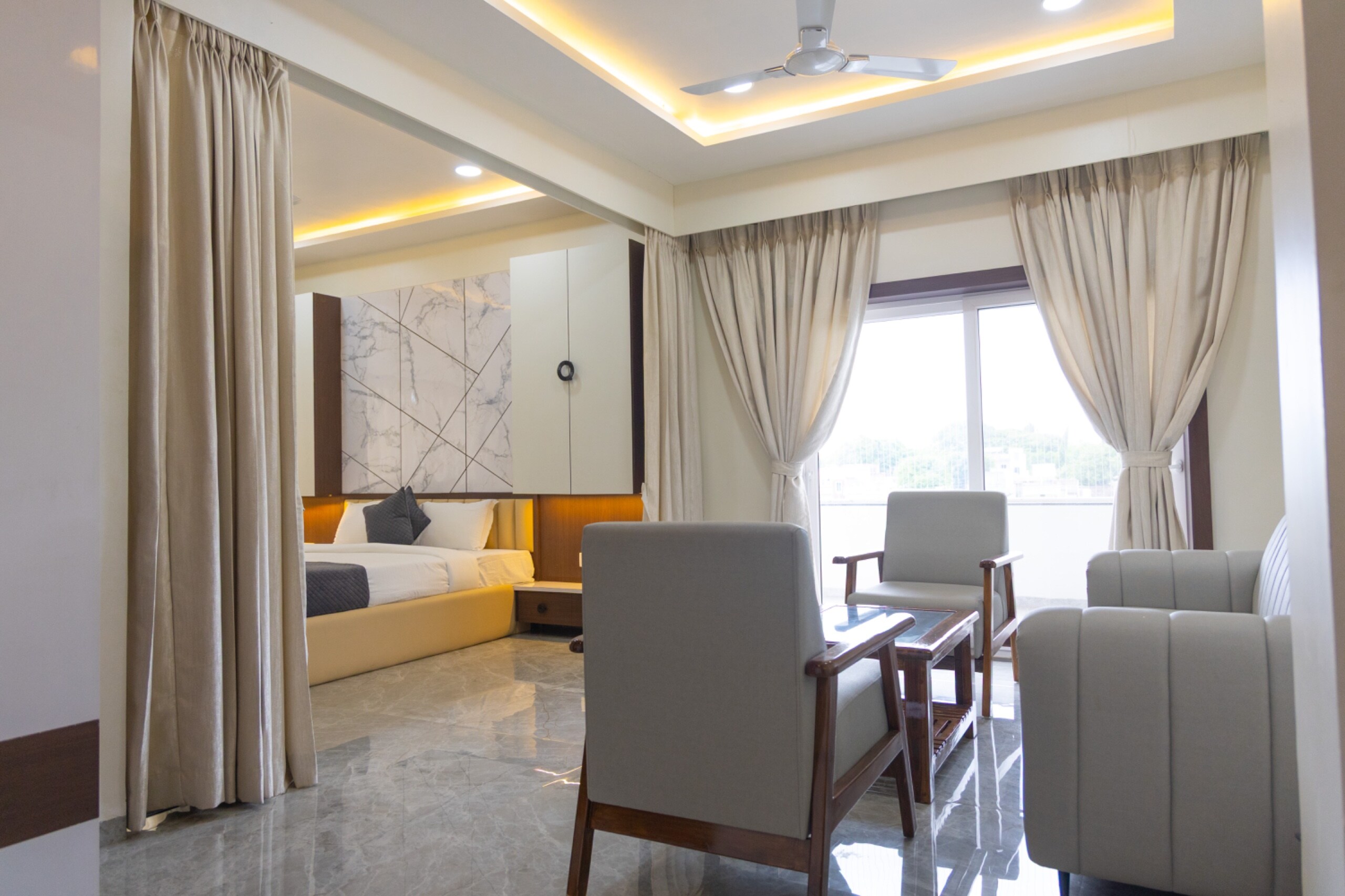 Arjun Palace ( Arjun Hotel Function Hall And Lodging) - Tap to explore photos