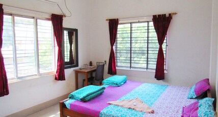LOGDE LIPIKA(1 Min Walking from Shantiniketan Railway station) Room Type - AC Deluxe Double Bed Room