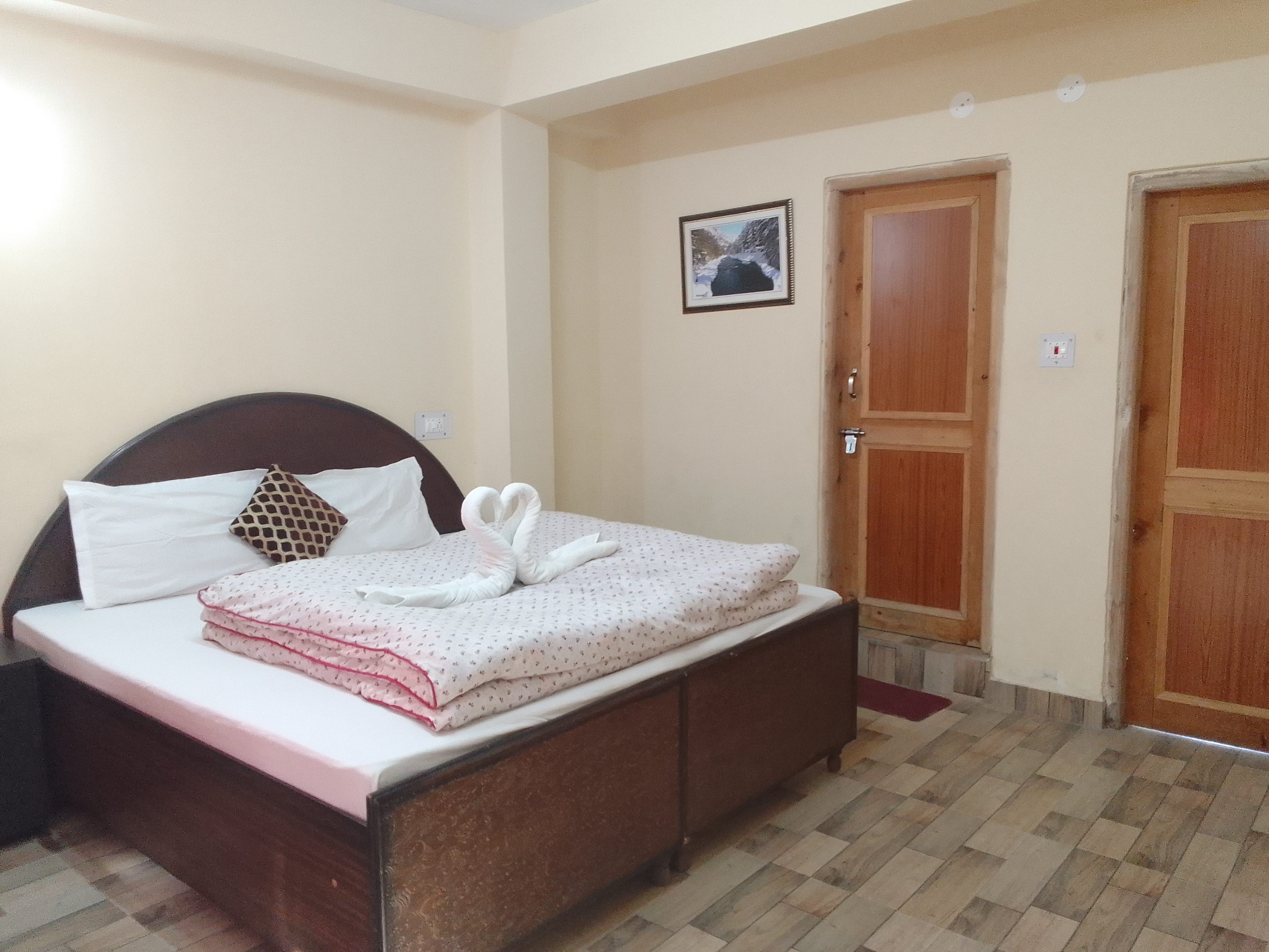 Hotel Rock View Sangla - Tap to explore photos