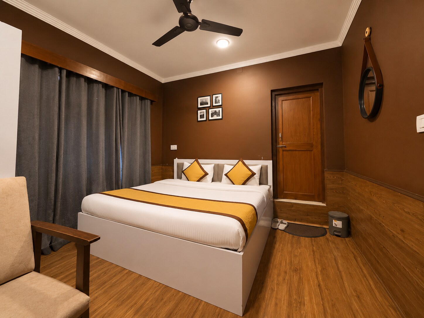 Hotel Jafson Accommodates (5 mins drive to Dal Lake) - Tap to explore photos