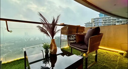 High Sky Inn Evening Stay At Supernova Noida Room Type - High Sky Inn Evening Stay At Supernova Noida