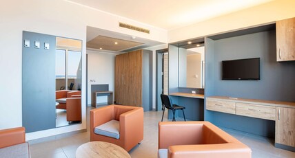 DoubleTree by Hilton Malta Room Type - ONE BDRM SUITE-SEA VW