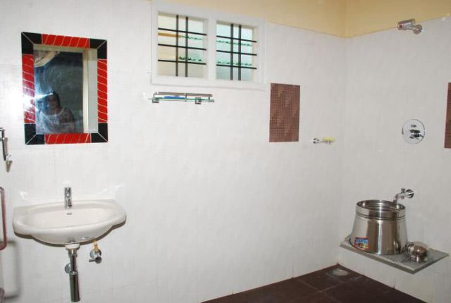RedBerry Homestay - Tap to explore photos