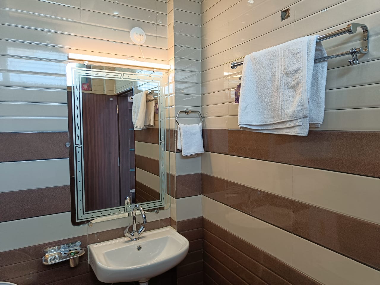 SHRI RAM RAJA HOTEL - Tap to explore photos