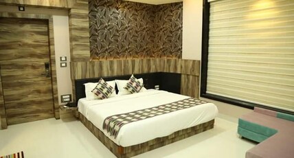 Hotel Brajwasi Room Type - Deluxe Room