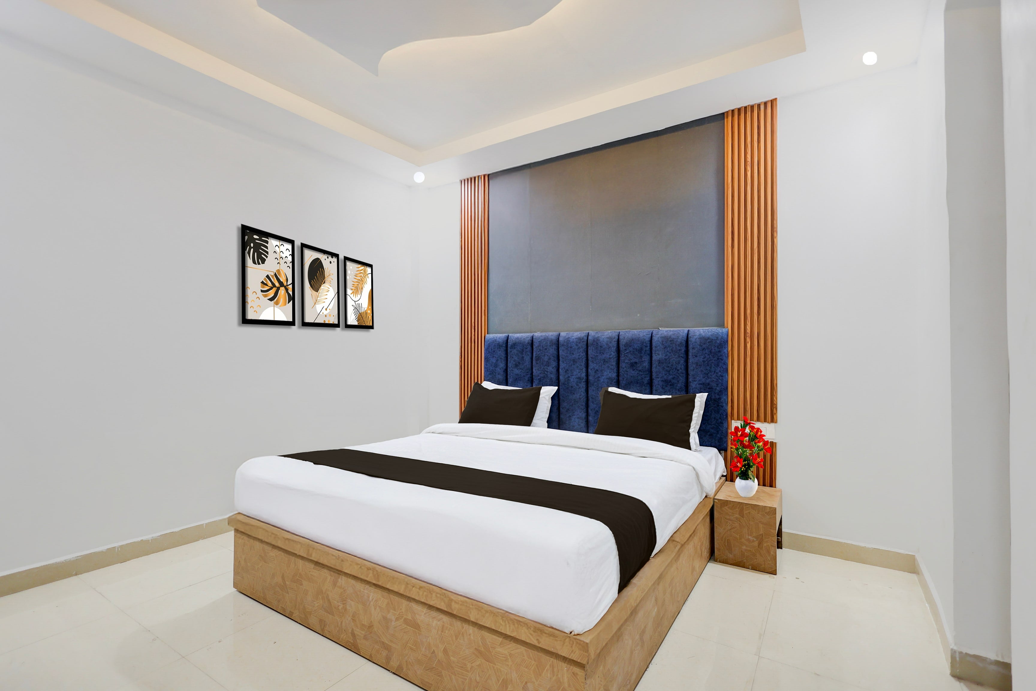 Super Townhouse Geeta Nagar Metro Station Formerly Hotel Opal - Tap to explore photos