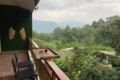 Hillview Escape   Cozy 1 BHK Apartment