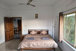Address of Roaming Souls Hostel Munar