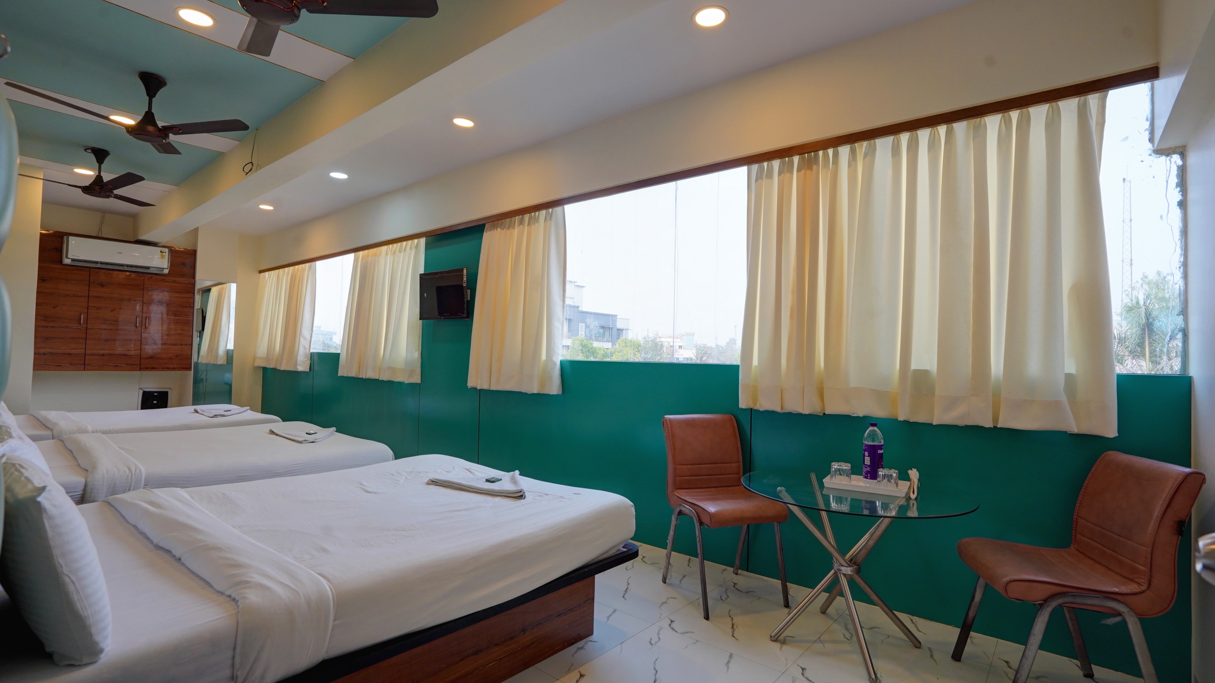 Hotel Balaji Residency - Tap to explore photos