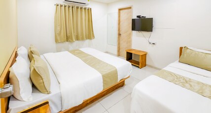Hotel Nova Safal Room Type - Nova Premium Triple Bed