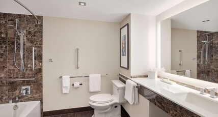 HILTON MCLEAN TYSONS CORNER Room Type - 2 DBL PREMIUM MOB ACC TUB HILTON MCLEAN TYSONS CORNER Room Type - 2 DBL PREMIUM MOB ACC TUB