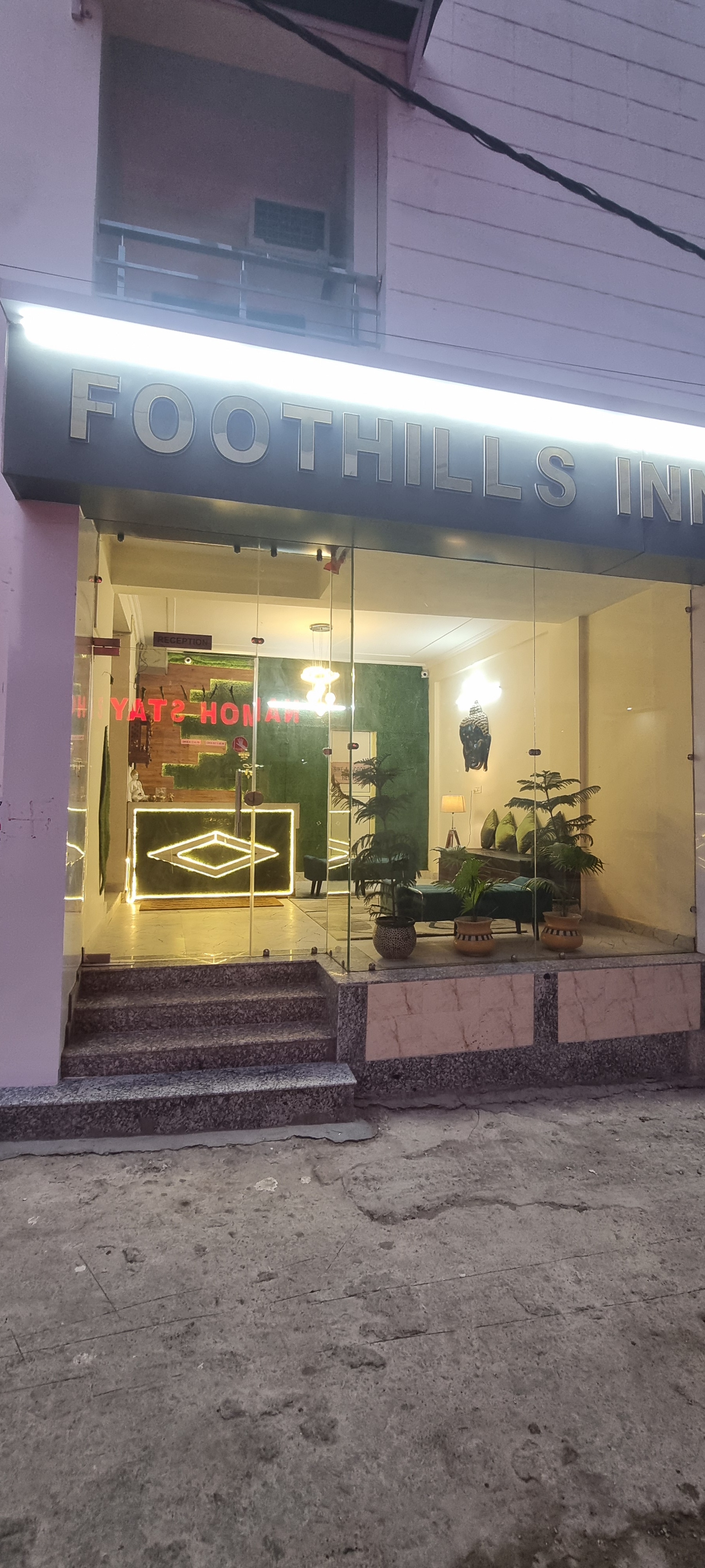 Hotel Foothill By Around Stays - Tap to explore photos