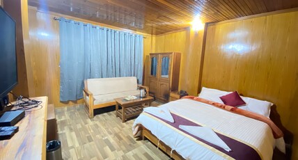 Hotel Dekhang Room Type - Deluxe Room