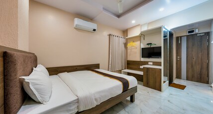 Hotel Aathitya Satkar Room Type - Deluxe Room AC