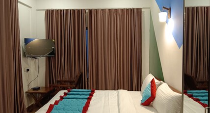 Tea Elanza Rooms Room Type - Super Deluxe Room with Balcony ( Green Tea )