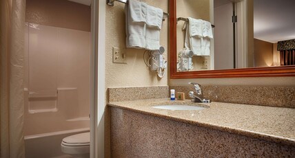 Best Western Windsor Inn Room Type - 2 Queen Beds, Non-Smoking, Microwave And Refrigerator, Wi-Fi, Full Breakfast