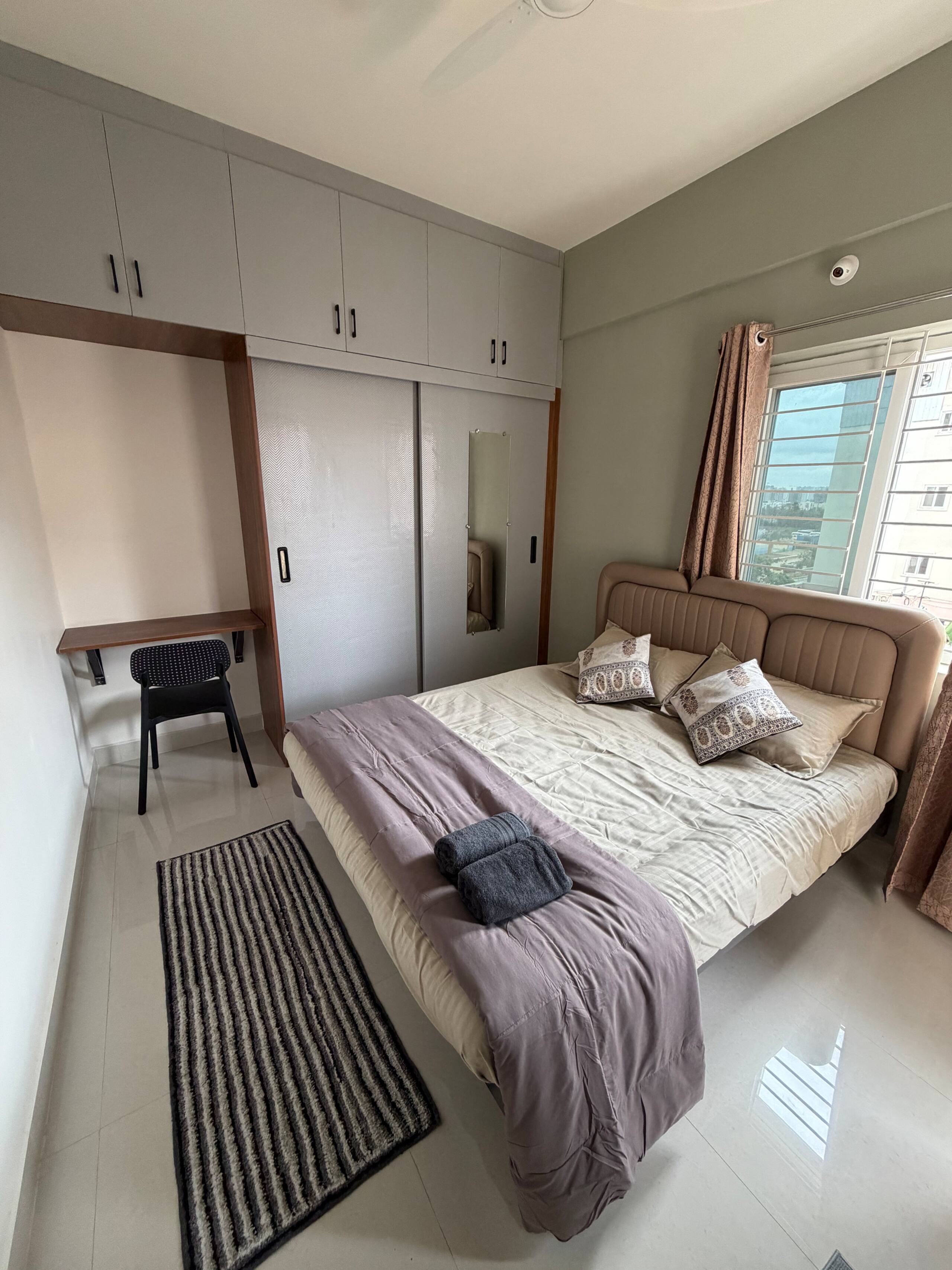 Scuzi stay near Flipkart and embassy Tech village - Tap to explore photos