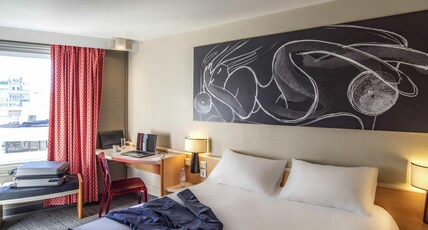 ibis Tours Centre Gare Room Type - Comfort Room with a double bed