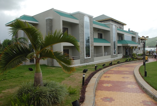 Aquarius Resort