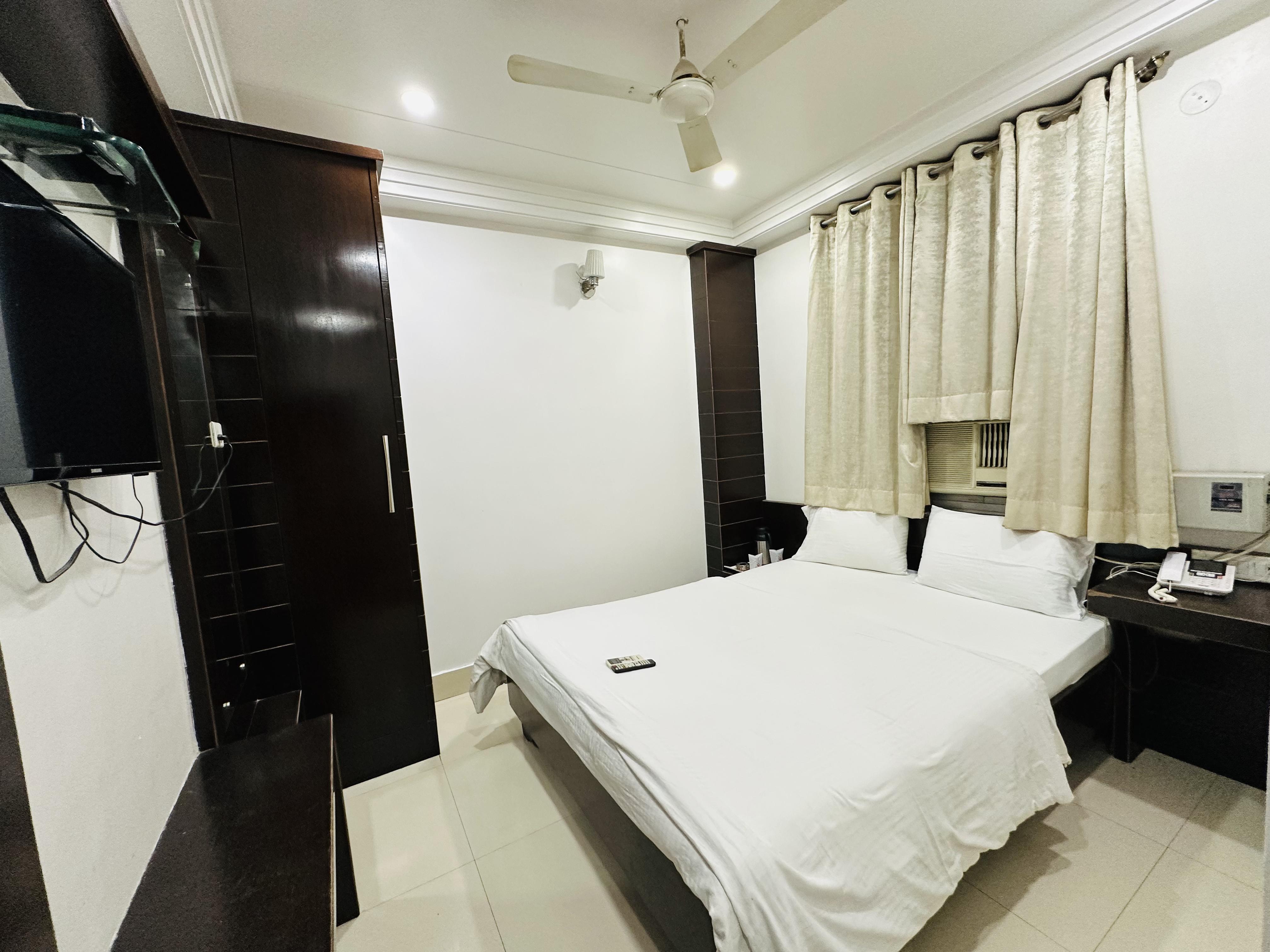 HOTEL VINAYAK INTERNATIONAL - Tap to explore photos