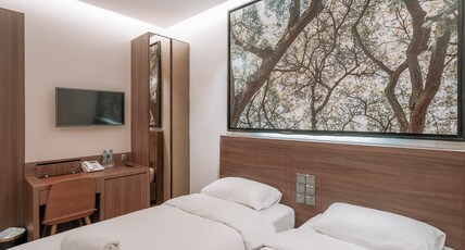 A Hotel Bugis Room Type - Superior Twin, No Window