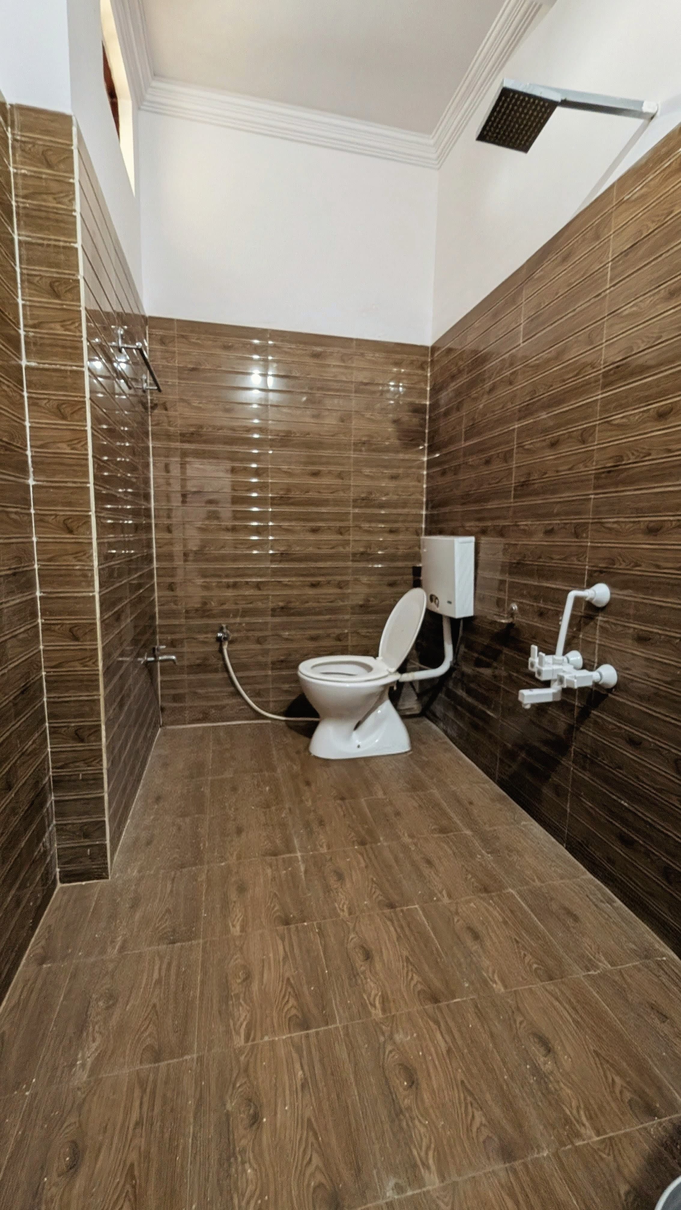 Hotel Sakshi Palace - Tap to explore photos