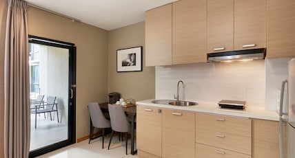 Altera Hotel and Residence Room Type - Deluxe Pool View Room Double Bed With kitchenette Altera Hotel and Residence Room Type - Deluxe Pool View Room Double Bed With kitchenette