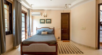 Sliceinn Flamingo Room Type - 101 - Master bedroom with attached bathroom and balcony