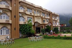 IMPERIAL HEIGHTS BY NIRVANA