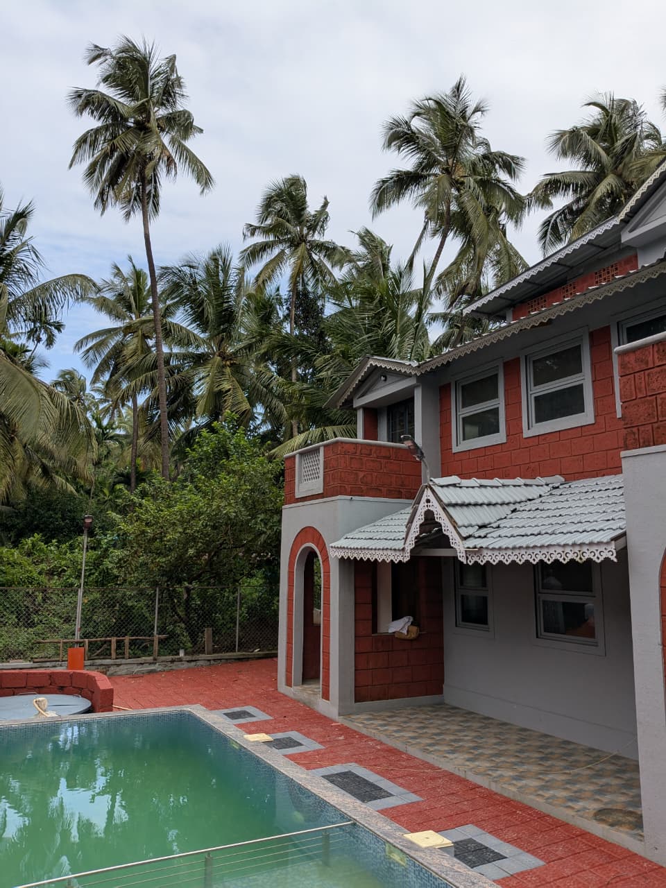 Harrys 4BHK Villa by Aawara Stays - Tap to explore photos
