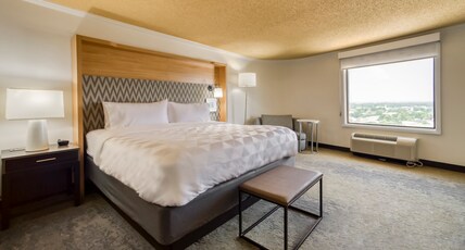 Holiday Inn MOBILE-DWTN/HIST. DISTRICT Room Type - 1 King Bed Standard Comm Access Tub
