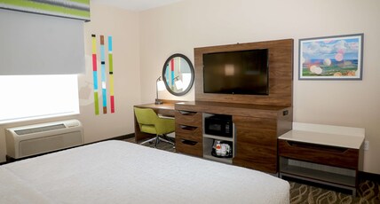 Hampton Inn by Hilton Ellensburg Room Type - 1 KNG ACCESSIBLE TUB NS