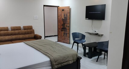 HOTEL N PRIDE Room Type - DELUXE