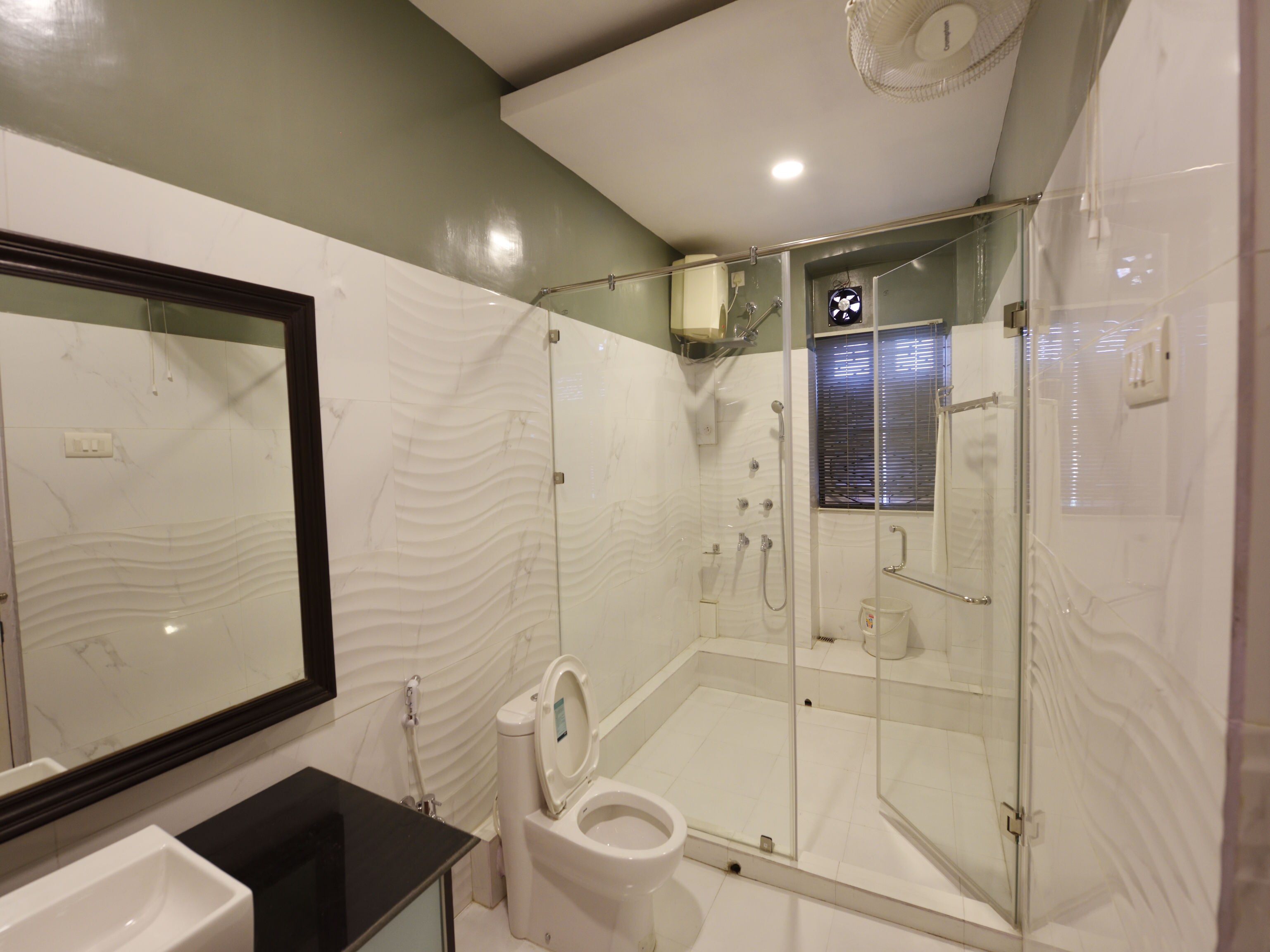 CHOWDHURY'S ESTATES PRIVATE LTD - Tap to explore photos