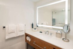 DoubleTree by Hilton Miami North I-95, FL