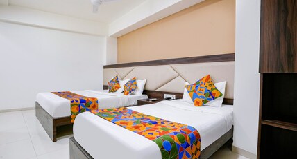 Hotel Kamran Residency - Near US Embassy Room Type - Super Deluxe Room