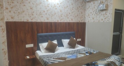 HOTEL DARSH & OM RESTURANT Room Type - Deluxe Room with Balcony