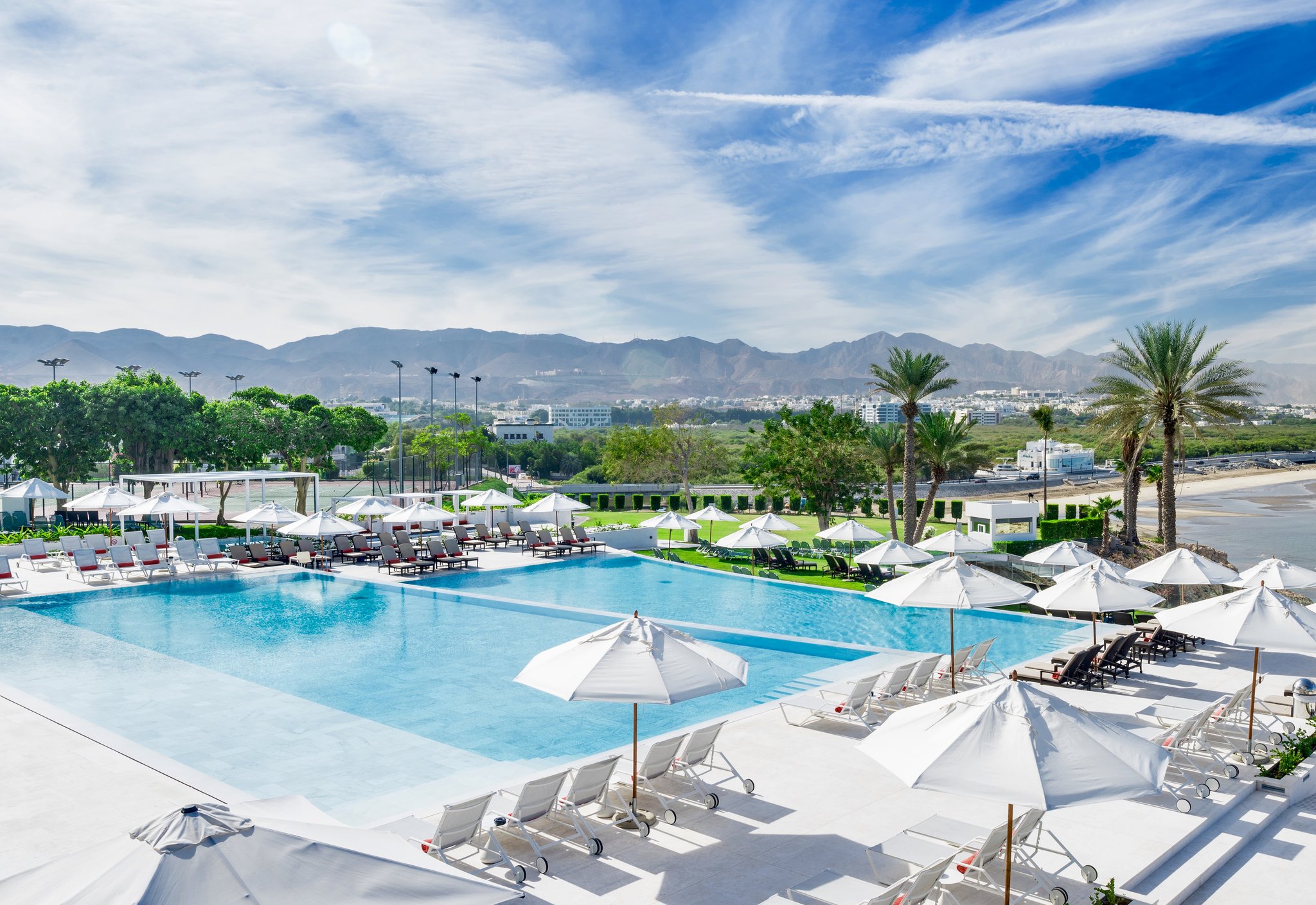 Crowne Plaza MUSCAT - Tap to explore photos