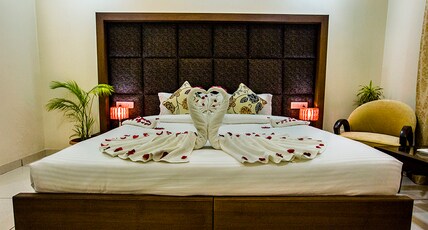 Hotel The 13een Room Type - Premium Rooms
