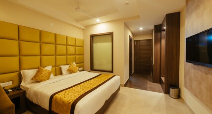 Radical Palace Room Type - Club Room,24 hrs checkin and checkout,15 Percent discount on Food Bill. Radical Palace Room Type - Club Room,24 hrs checkin and checkout,15 Percent discount on Food Bill.