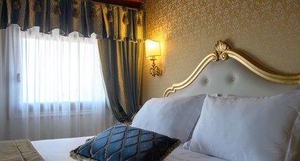 Hotel Olimpia Venice, BW Signature Collection Room Type - 1 Queen Bed, Non-Smoking, Classic Room, Twin On Request Hotel Olimpia Venice, BW Signature Collection Room Type - 1 Queen Bed, Non-Smoking, Classic Room, Twin On Request