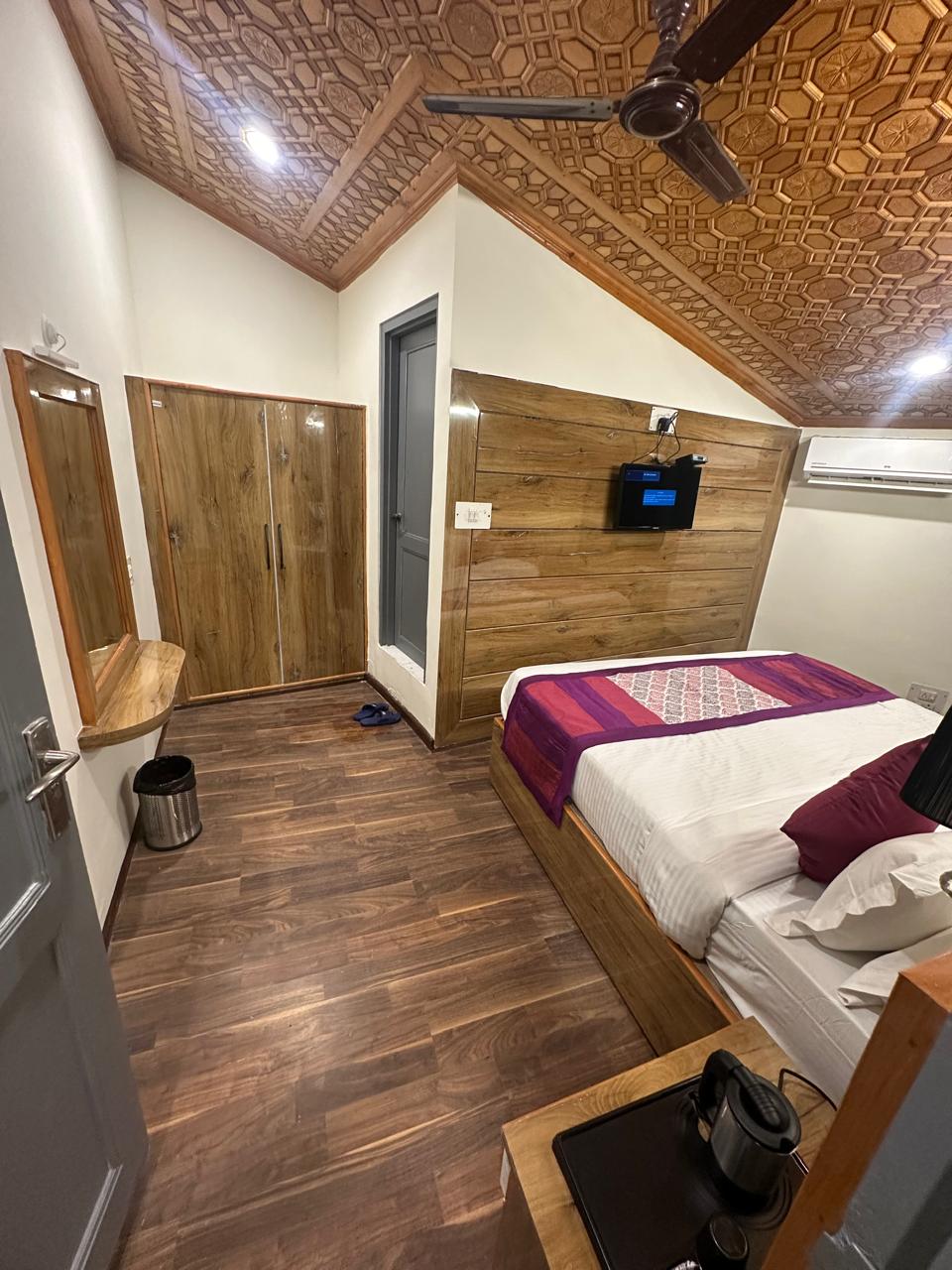 Hotel Nishat View - Tap to explore photos