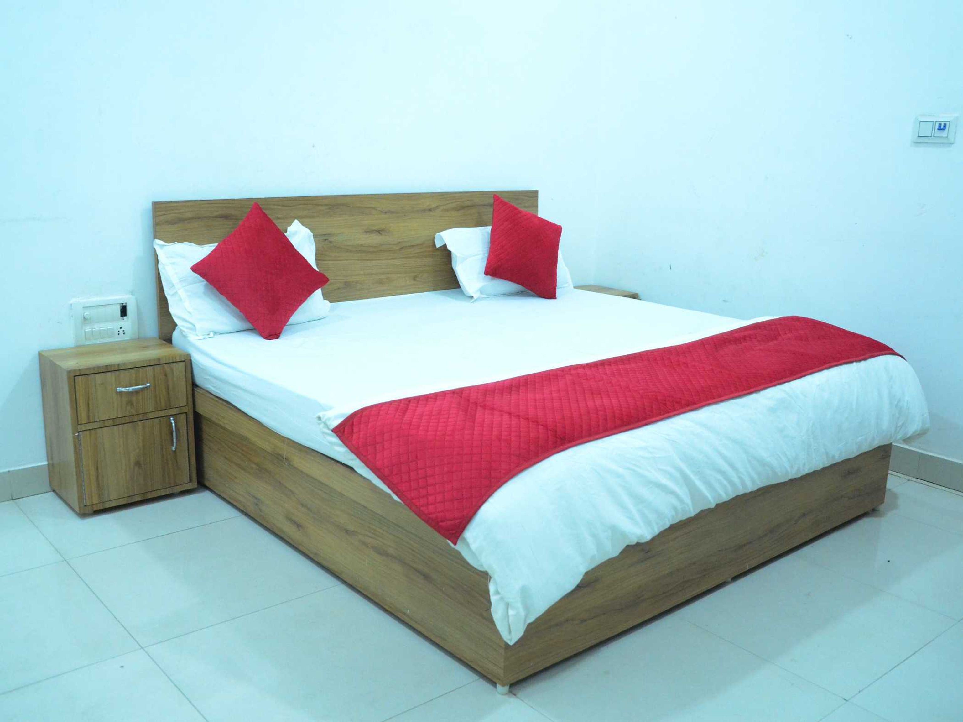 Hotel O GREEN - Tap to explore photos