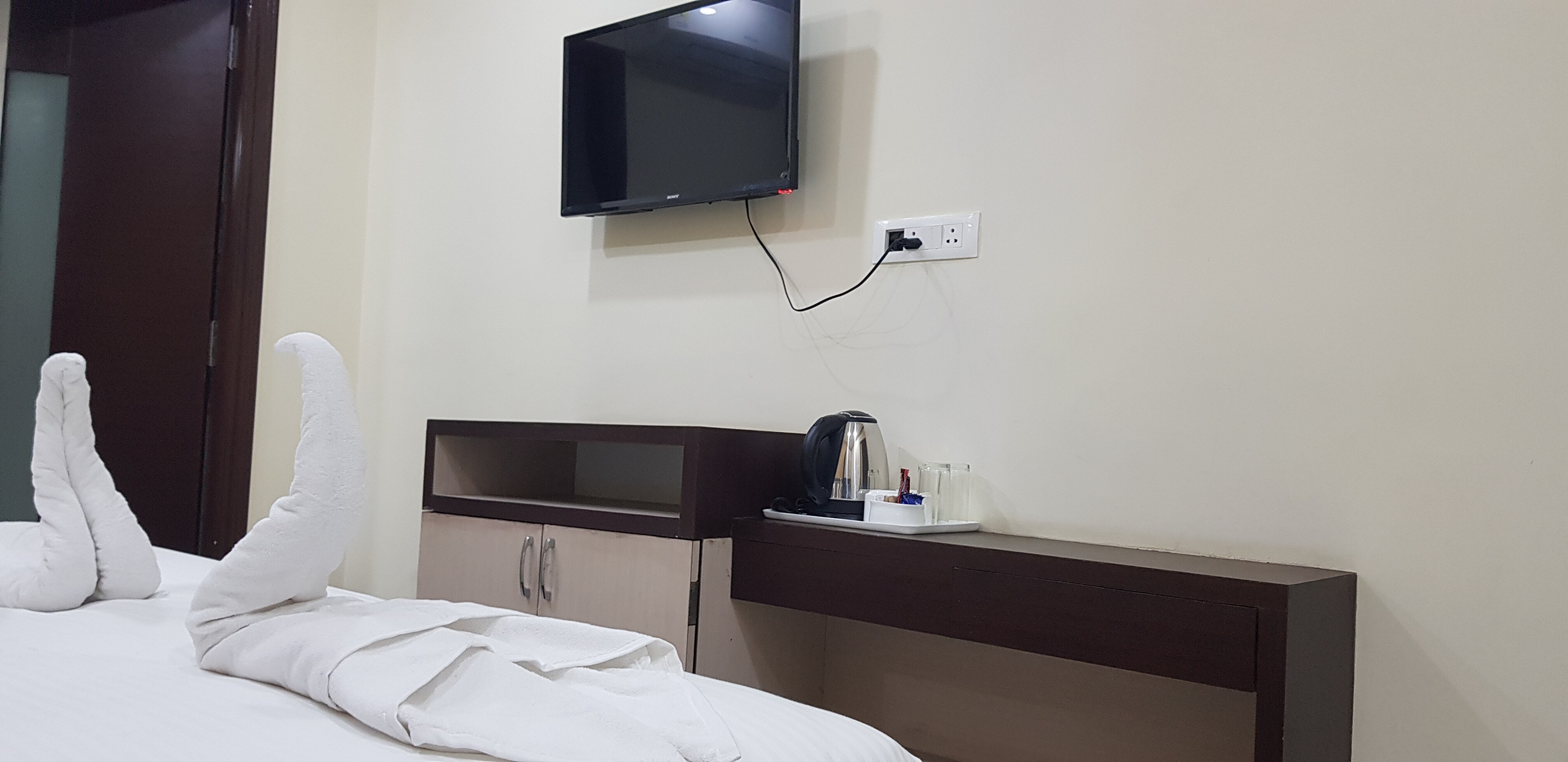 Hotel Teeja's Aiims Road Jodhpur - Tap to explore photos