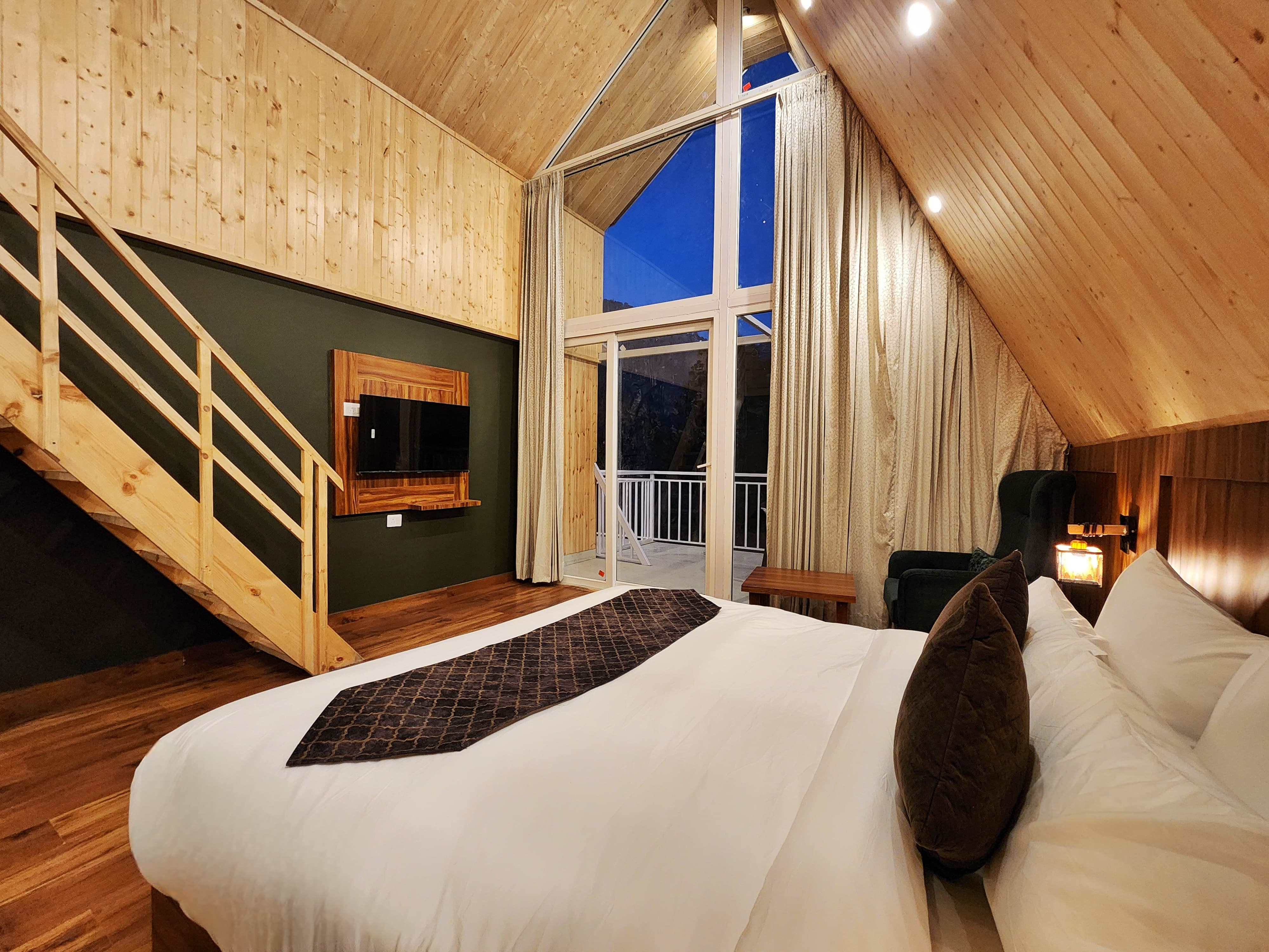 Kukoos Nest - Tap to explore photos