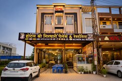 Photos of Hotel Shri Girdhari Palace and Restaurant.